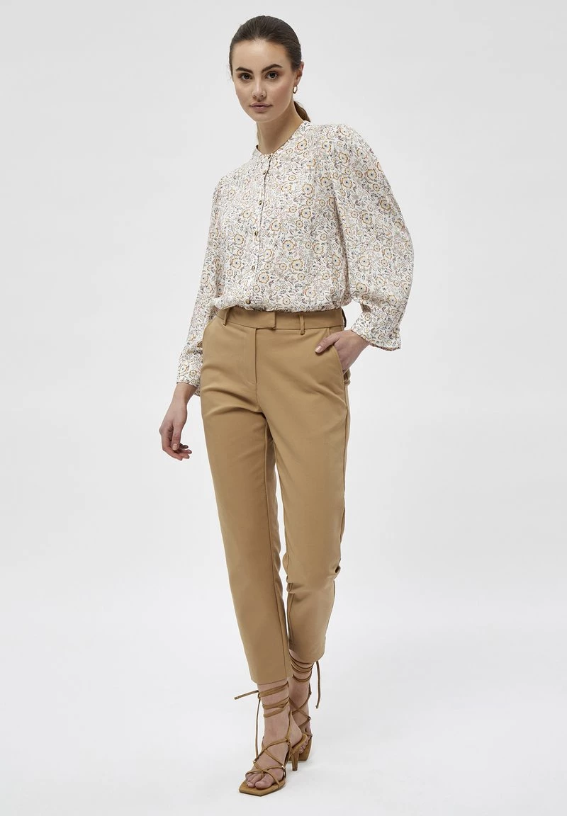 PEPPERCORN JANIKA Pantalon Classique Prairie Sand Femme 2 PEPPERCORN JANIKA Pantalon Classique Prairie Sand Femme – Image 2