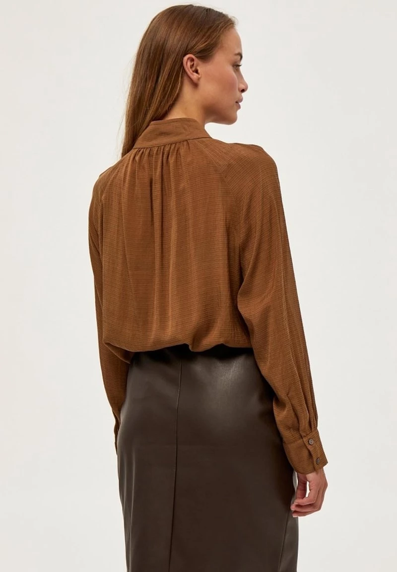 PEPPERCORN Femme Chemisier Brown 3 PEPPERCORN Femme Chemisier Brown – Image 3