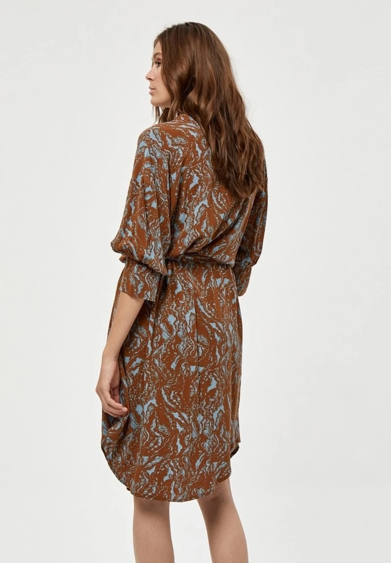 PEPPERCORN Femme JASMINA SABIA Robe De Jour Monk's Robe Pr 3 PEPPERCORN Femme JASMINA SABIA Robe De Jour Monk's Robe Pr – Image 3