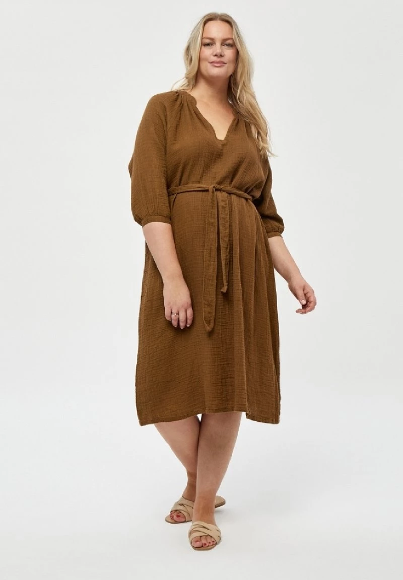PEPPERCORN Femme EVE Robe De Jour Ermine Brown 2 PEPPERCORN Femme EVE Robe De Jour Ermine Brown – Image 2