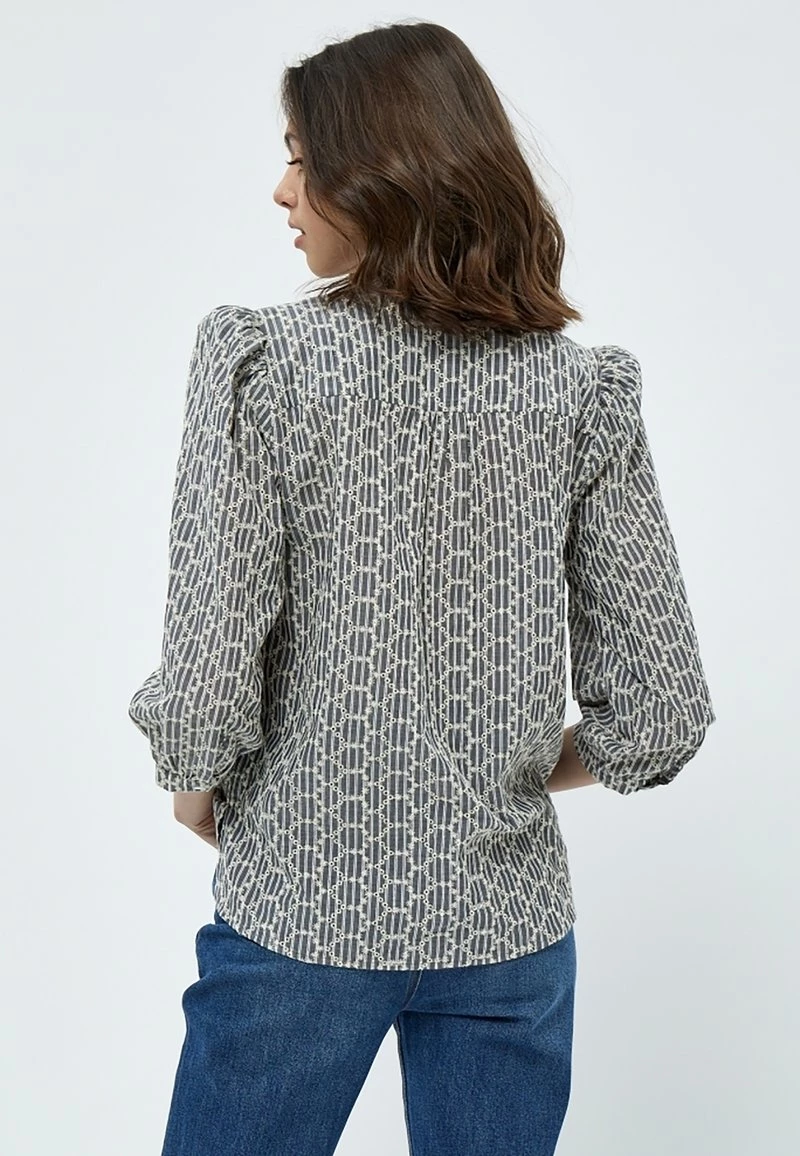 PEPPERCORN Femme DARLA Blouse Mid Blue 3 PEPPERCORN Femme DARLA Blouse Mid Blue – Image 3