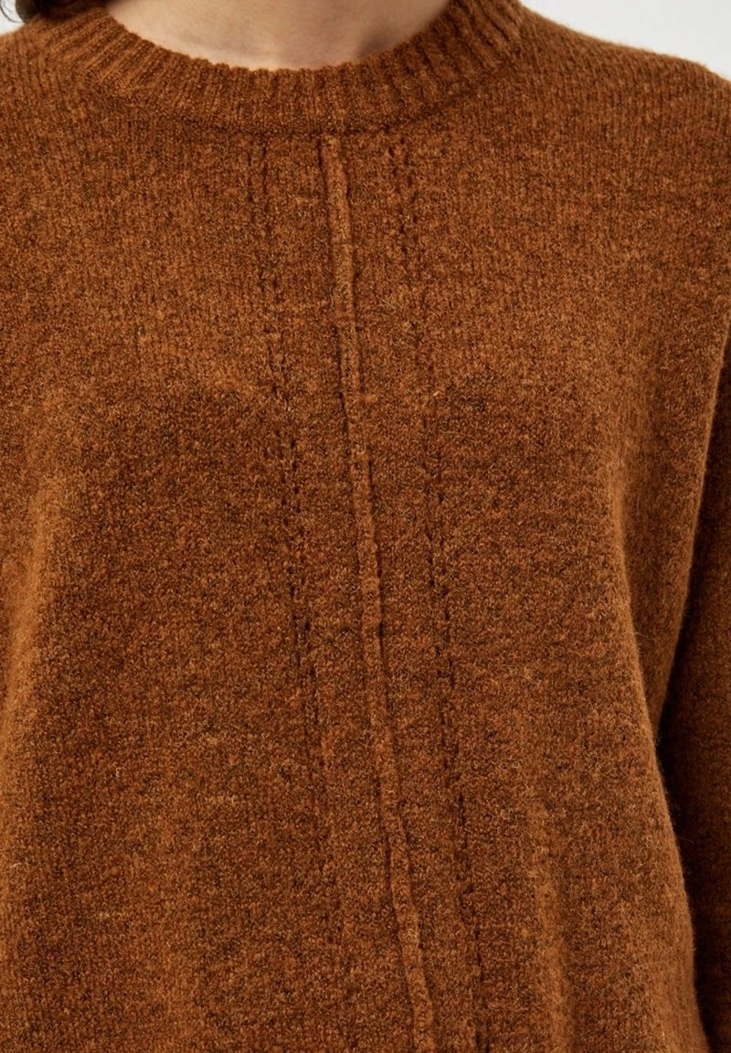 PEPPERCORN SCARLET Pullover Monks Robe Melange Femme 4 PEPPERCORN SCARLET Pullover Monks Robe Melange Femme – Image 4