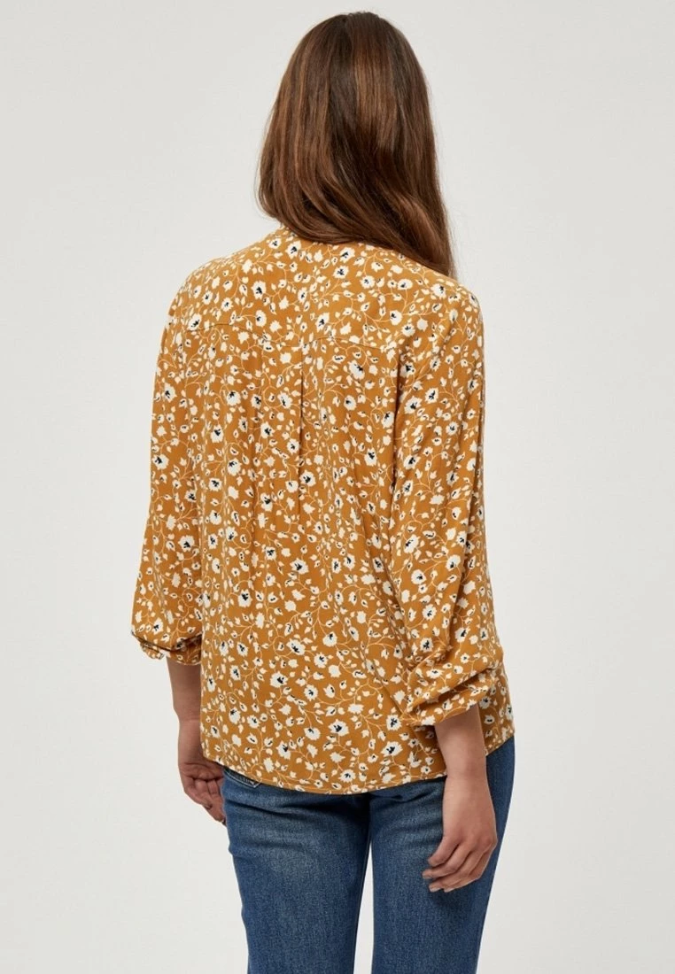 PEPPERCORN Femme LEAH Blouse Spruce Yellow Pr 3 PEPPERCORN Femme LEAH Blouse Spruce Yellow Pr – Image 3