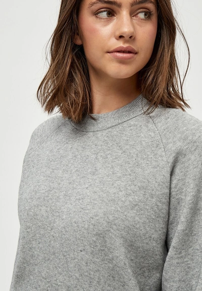PEPPERCORN Femme ROSALIA Pullover Light Grey Mel 4 PEPPERCORN Femme ROSALIA Pullover Light Grey Mel – Image 4