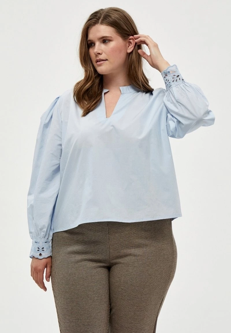 PEPPERCORN JULIANNA Blouse Skyway Blue Femme 1 PEPPERCORN JULIANNA Blouse Skyway Blue Femme