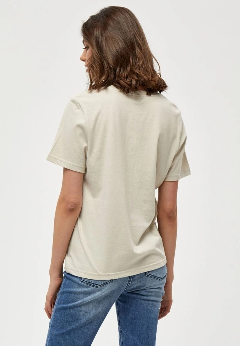 PEPPERCORN DEBORAH T Shirt Imprimé Feather Gray Femme 3 PEPPERCORN DEBORAH T Shirt Imprimé Feather Gray Femme – Image 3