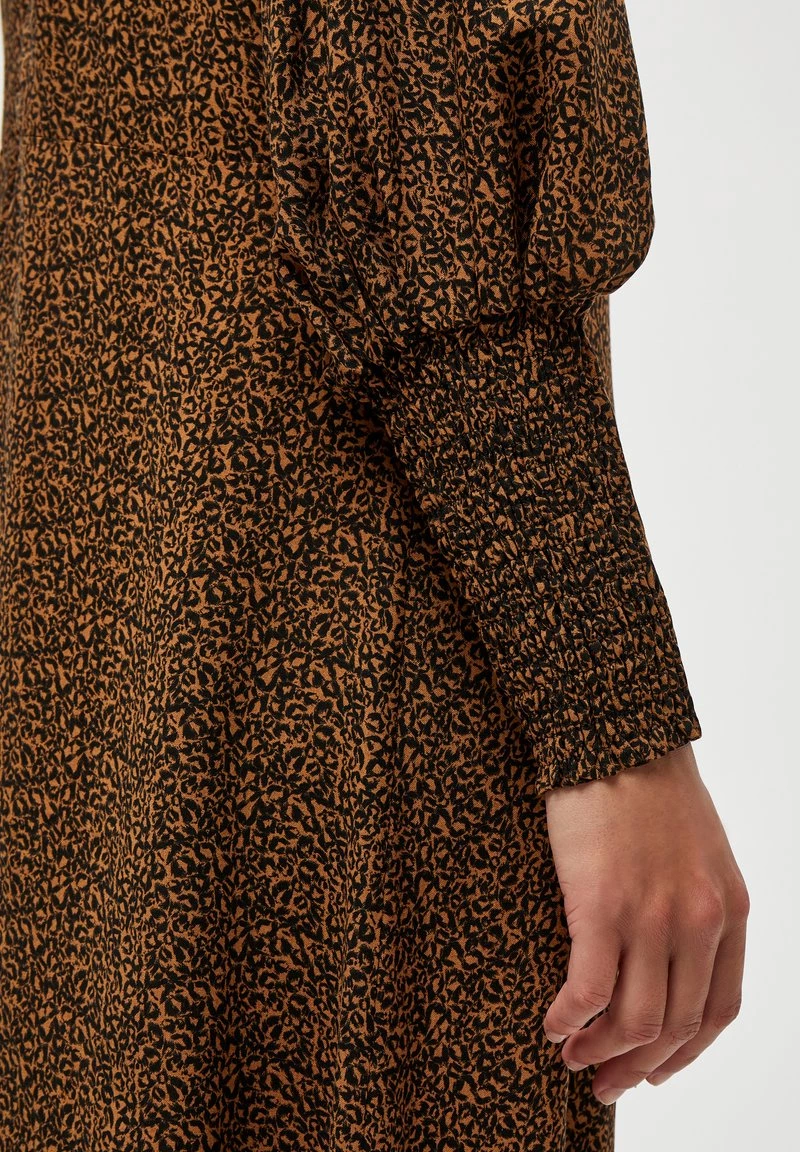 PEPPERCORN Femme JULIANNA Robe De Jour Monk's Robe Pr 4 PEPPERCORN Femme JULIANNA Robe De Jour Monk's Robe Pr – Image 4