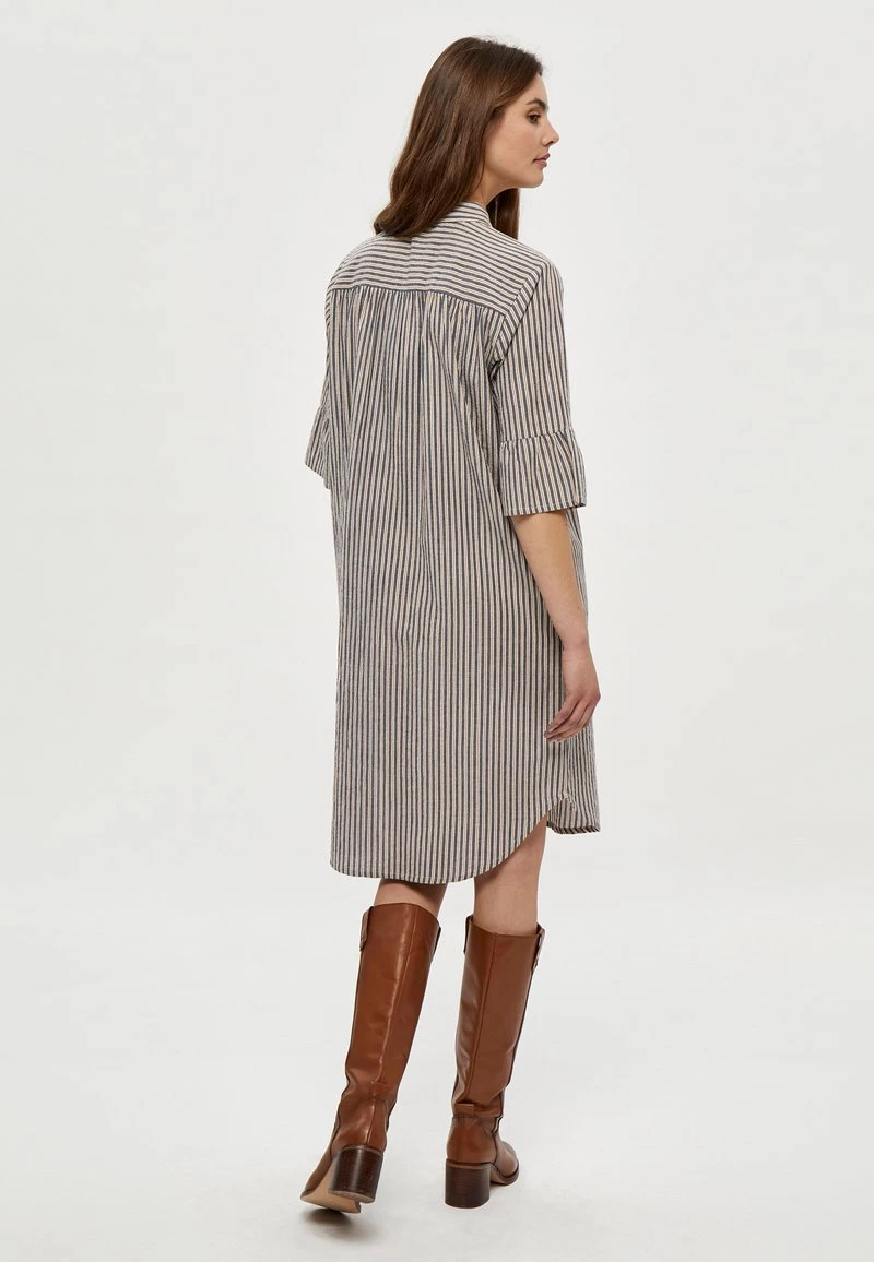 PEPPERCORN Femme RAMIS Robe Chemise Blue Brown Stripe 3 PEPPERCORN Femme RAMIS Robe Chemise Blue Brown Stripe – Image 3