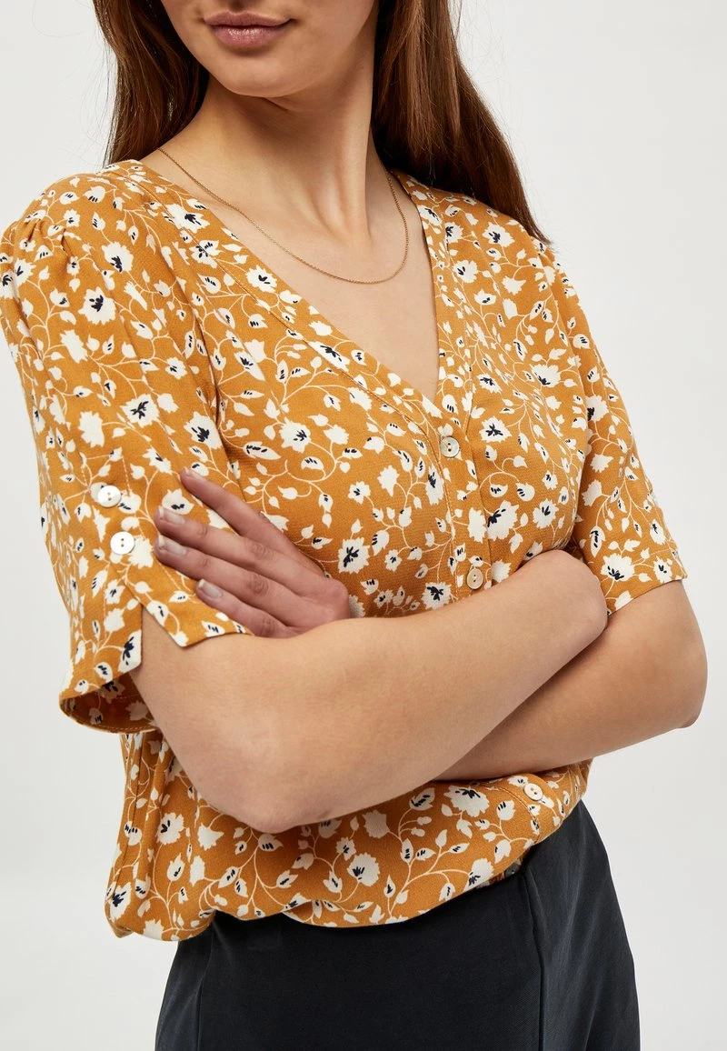 PEPPERCORN Femme LEAH Blouse Spruce Yellow Pr 4 PEPPERCORN Femme LEAH Blouse Spruce Yellow Pr – Image 4