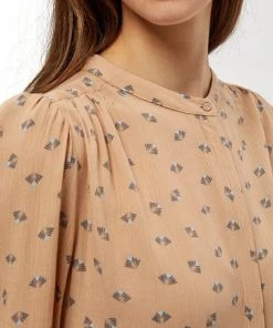 PEPPERCORN Femme BECCA Blouse Warm Sand Pr 8 PEPPERCORN Femme BECCA Blouse Warm Sand Pr -Promos PEPPERCORN Magasin 312bc2a8ca5246abbf4682ca11584731