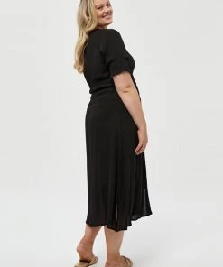 PEPPERCORN MIKAELA SHORT SLEEVE Robe De Jour Black Femme -Promos PEPPERCORN Magasin 331d99cf2da04e8aa1a4a16c16be30df