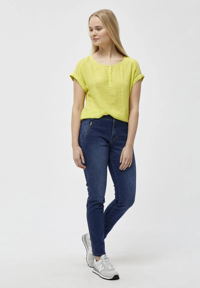 PEPPERCORN FENG Blouse Safety Yellow Femme 2 PEPPERCORN FENG Blouse Safety Yellow Femme – Image 2