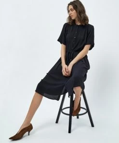 PEPPERCORN Femme DARCY Robe De Jour Black 9 PEPPERCORN Femme DARCY Robe De Jour Black -Promos PEPPERCORN Magasin 4eff549b6d484fb5875e36ca0d1d0766