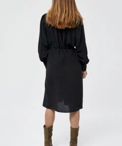 PEPPERCORN Femme ALVA Robe Chemise Black -Promos PEPPERCORN Magasin 5152417022a541fba512f51bde9f9d4f