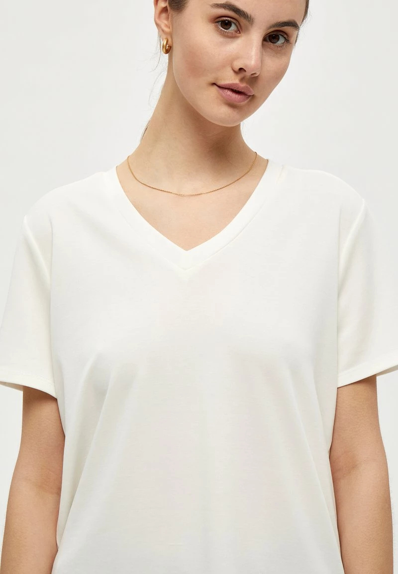 PEPPERCORN Femme PHILINA T Shirt Basique Sandshell 4 PEPPERCORN Femme PHILINA T Shirt Basique Sandshell – Image 4