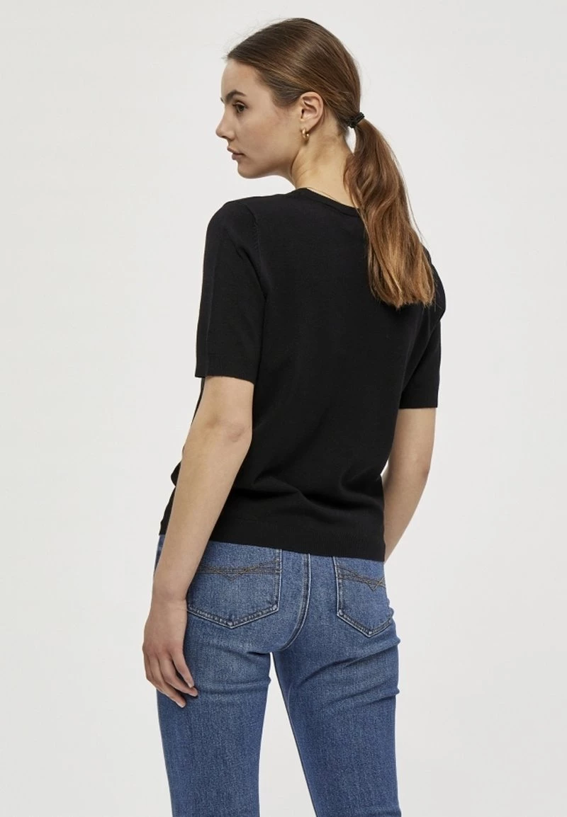 PEPPERCORN Femme SHORT SLEEVE T Shirt Basique Black 3 PEPPERCORN Femme SHORT SLEEVE T Shirt Basique Black – Image 3