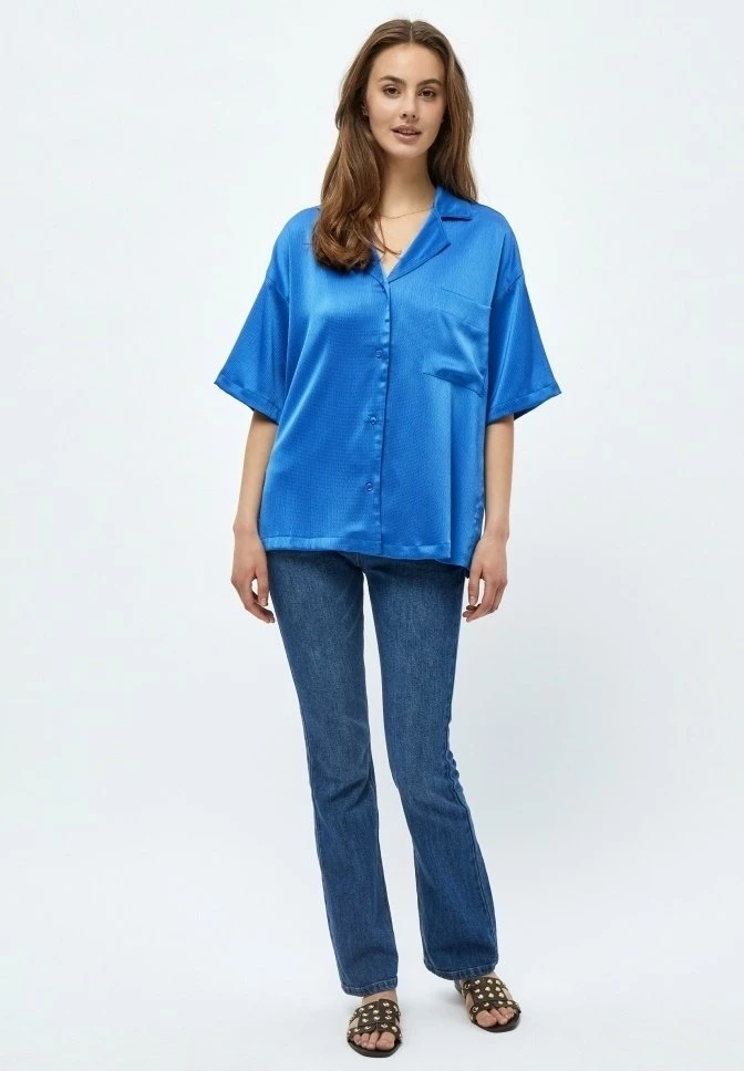 PEPPERCORN Femme ELOTTA Chemisier Nebulas Blue 2 PEPPERCORN Femme ELOTTA Chemisier Nebulas Blue – Image 2