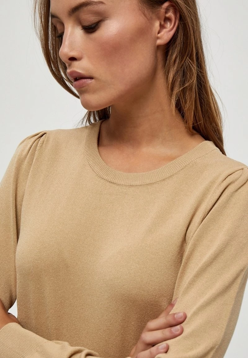 PEPPERCORN TANA PUFF LONGSLEEVE Pullover Warm Sand Melange Unisex 4 PEPPERCORN TANA PUFF LONGSLEEVE Pullover Warm Sand Melange Unisex – Image 4