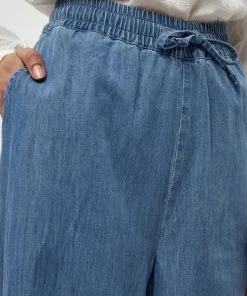 PEPPERCORN Femme CIA Jean Flare Light Blue Wash -Promos PEPPERCORN Magasin 60f234f0f76d4659b9353da74683c478