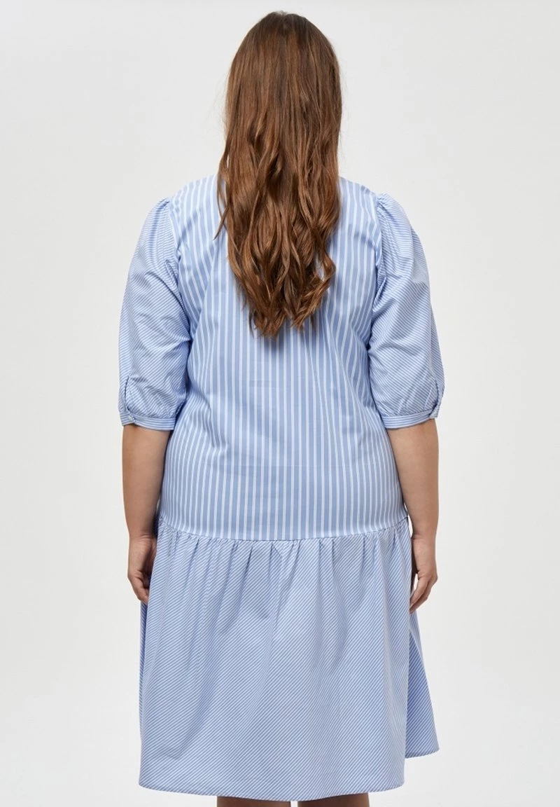 PEPPERCORN Robe Chemise Skyway Blue Striped Femme 3 PEPPERCORN Robe Chemise Skyway Blue Striped Femme – Image 3