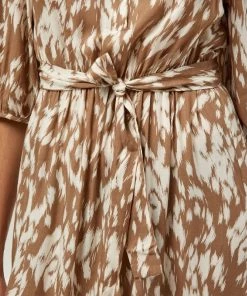 PEPPERCORN EDITA Robe Chemise Ermine Brown Print Femme -Promos PEPPERCORN Magasin 79f7de696b4e4572bdc74864354ddb9b