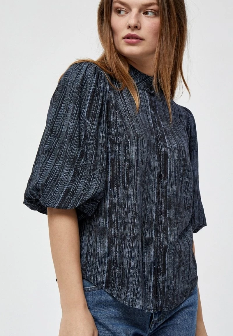 PEPPERCORN Femme ADEA Blouse Black Pr 4 PEPPERCORN Femme ADEA Blouse Black Pr – Image 4