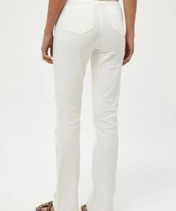 PEPPERCORN LINDA Jean Flare White Femme 6 PEPPERCORN LINDA Jean Flare White Femme -Promos PEPPERCORN Magasin 7ba051ebdd91494b8398b3db23a35823