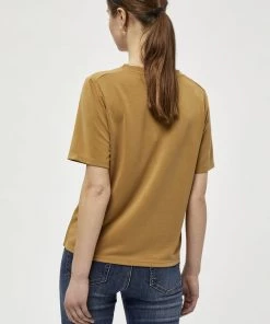 PEPPERCORN MABLE TEE T Shirt Imprimé Medal Bronze Femme 7 PEPPERCORN MABLE TEE T Shirt Imprimé Medal Bronze Femme -Promos PEPPERCORN Magasin 7ef6a5ea5e1b44cfafe29120d8260d2a