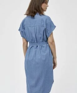 PEPPERCORN NORE Robe En Jean Light Blue Wash Femme 7 PEPPERCORN NORE Robe En Jean Light Blue Wash Femme -Promos PEPPERCORN Magasin 85d088644eed46169d78418410fbca7e