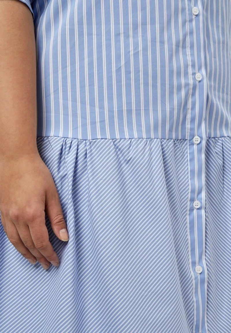 PEPPERCORN Robe Chemise Skyway Blue Striped Femme 4 PEPPERCORN Robe Chemise Skyway Blue Striped Femme – Image 4