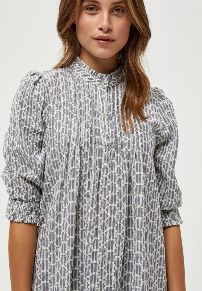 PEPPERCORN Femme DARLA Robe Chemise Mid Blue 4 PEPPERCORN Femme DARLA Robe Chemise Mid Blue – Image 4