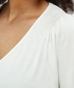 PEPPERCORN Femme ROSALINDA SMOCK T Shirt Basique Gardenia -Promos PEPPERCORN Magasin 9d2fd42ce1fb41b9b9be273991ee37b9