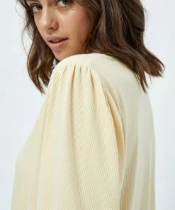 PEPPERCORN V NECK T Shirt Basique Almond Milk Femme -Promos PEPPERCORN Magasin a70a23d2715c4033918aa2f2fc9dd814