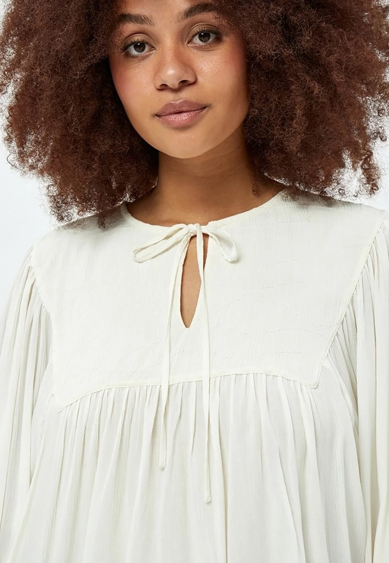 PEPPERCORN Femme DANEA CURVE Blouse Gardenia 4 PEPPERCORN Femme DANEA CURVE Blouse Gardenia – Image 4