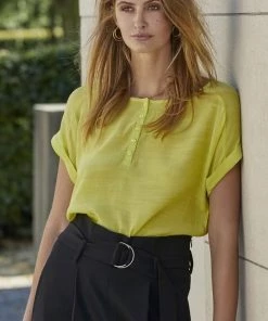 PEPPERCORN FENG Blouse Safety Yellow Femme 11 PEPPERCORN FENG Blouse Safety Yellow Femme -Promos PEPPERCORN Magasin b09cb2008372449ba273db43274ef769