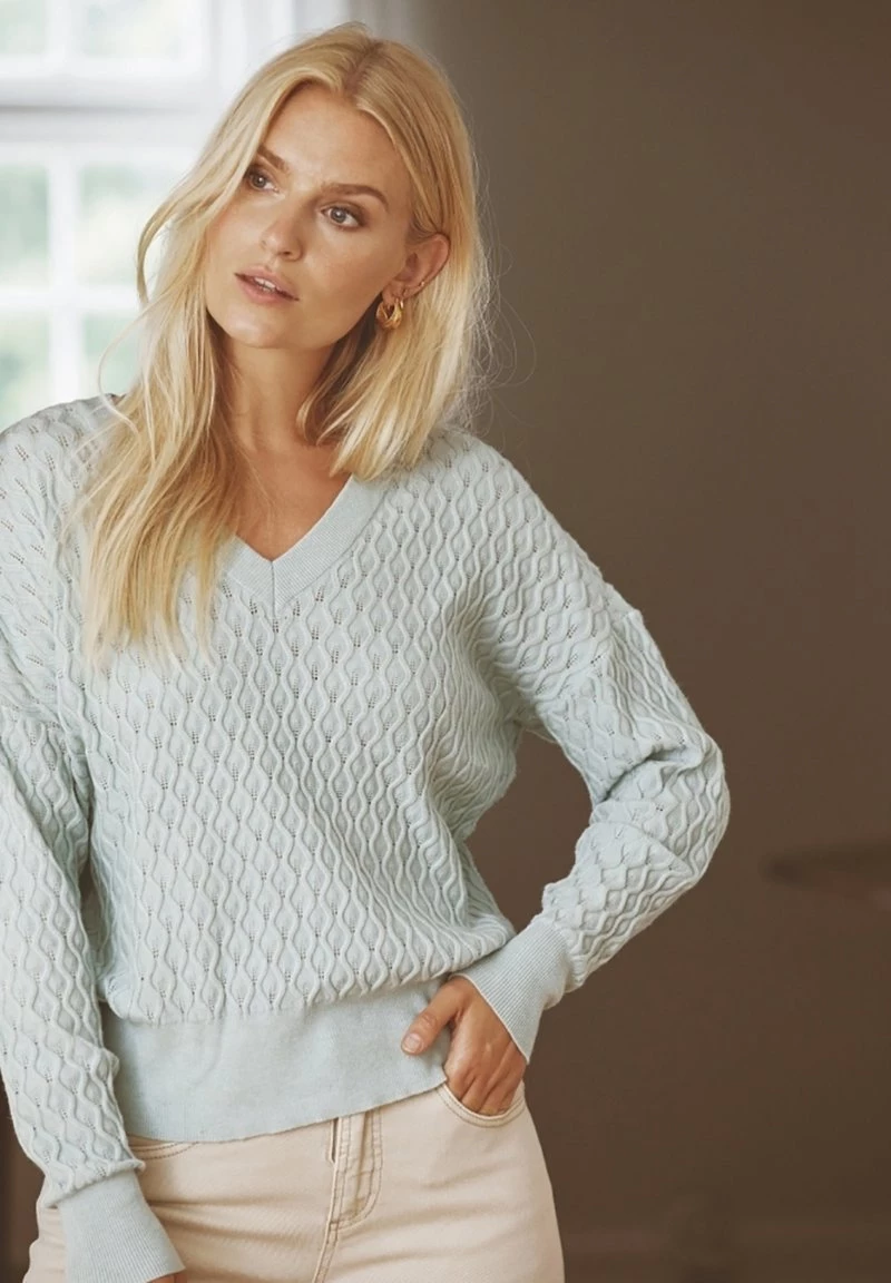 PEPPERCORN ROSALIA V NECK Pullover Harbor Gray Femme 5 PEPPERCORN ROSALIA V NECK Pullover Harbor Gray Femme – Image 5