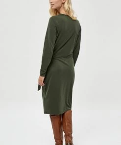 PEPPERCORN LANA WRAP Robe En Jersey Duffel Bag Green Femme -Promos PEPPERCORN Magasin b6aeb68c879043f68dfd773ec95f8a21