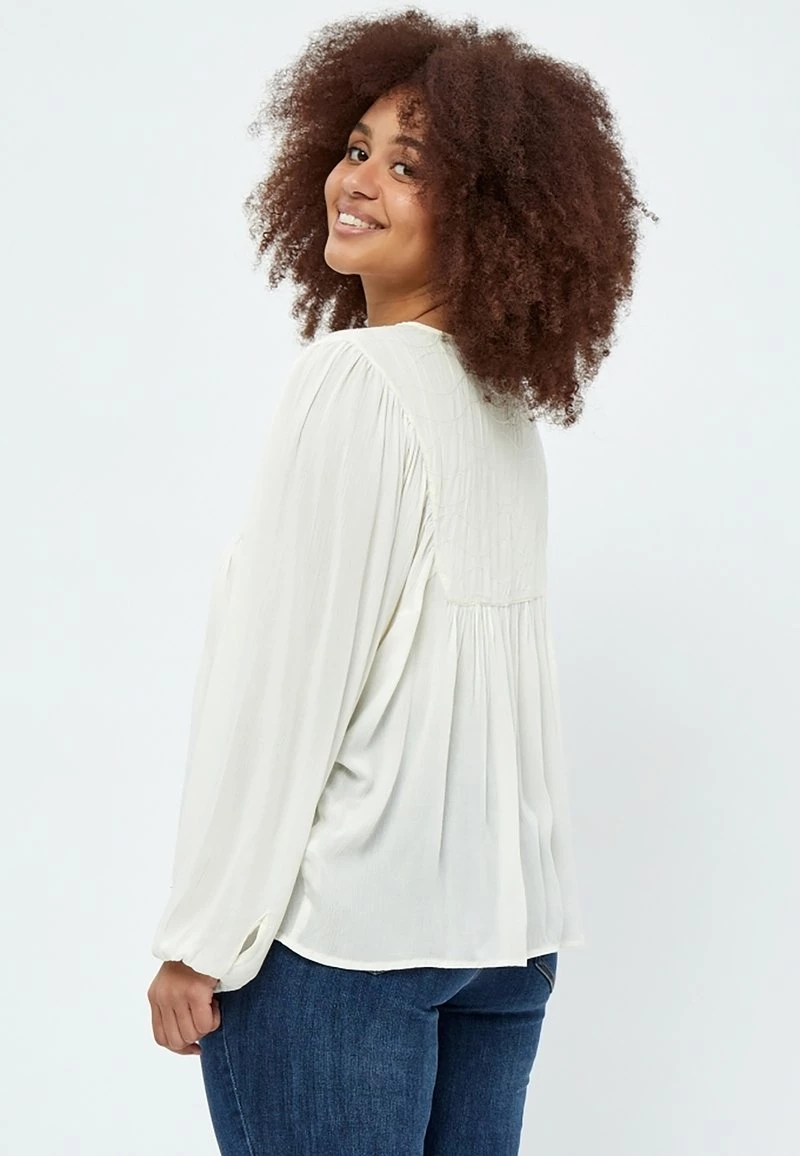 PEPPERCORN Femme DANEA CURVE Blouse Gardenia 3 PEPPERCORN Femme DANEA CURVE Blouse Gardenia – Image 3