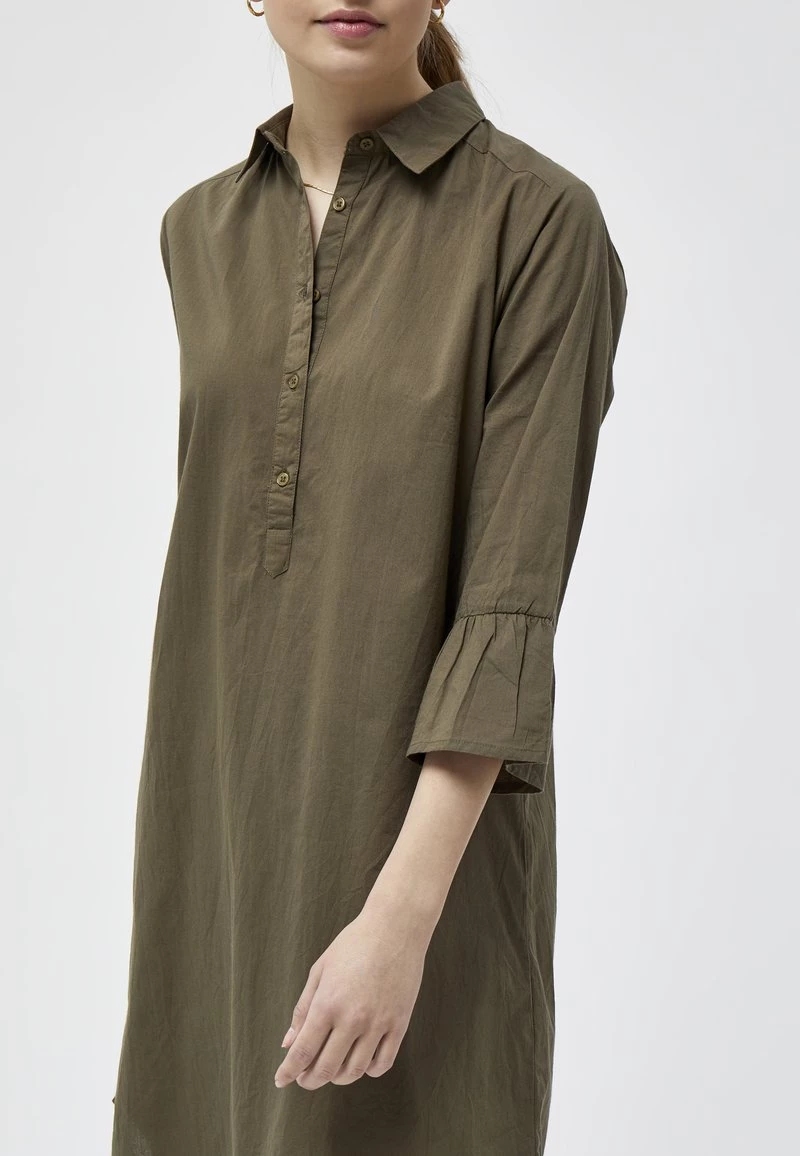 PEPPERCORN Femme RAMIS Robe Chemise Tarmac 4 PEPPERCORN Femme RAMIS Robe Chemise Tarmac – Image 4