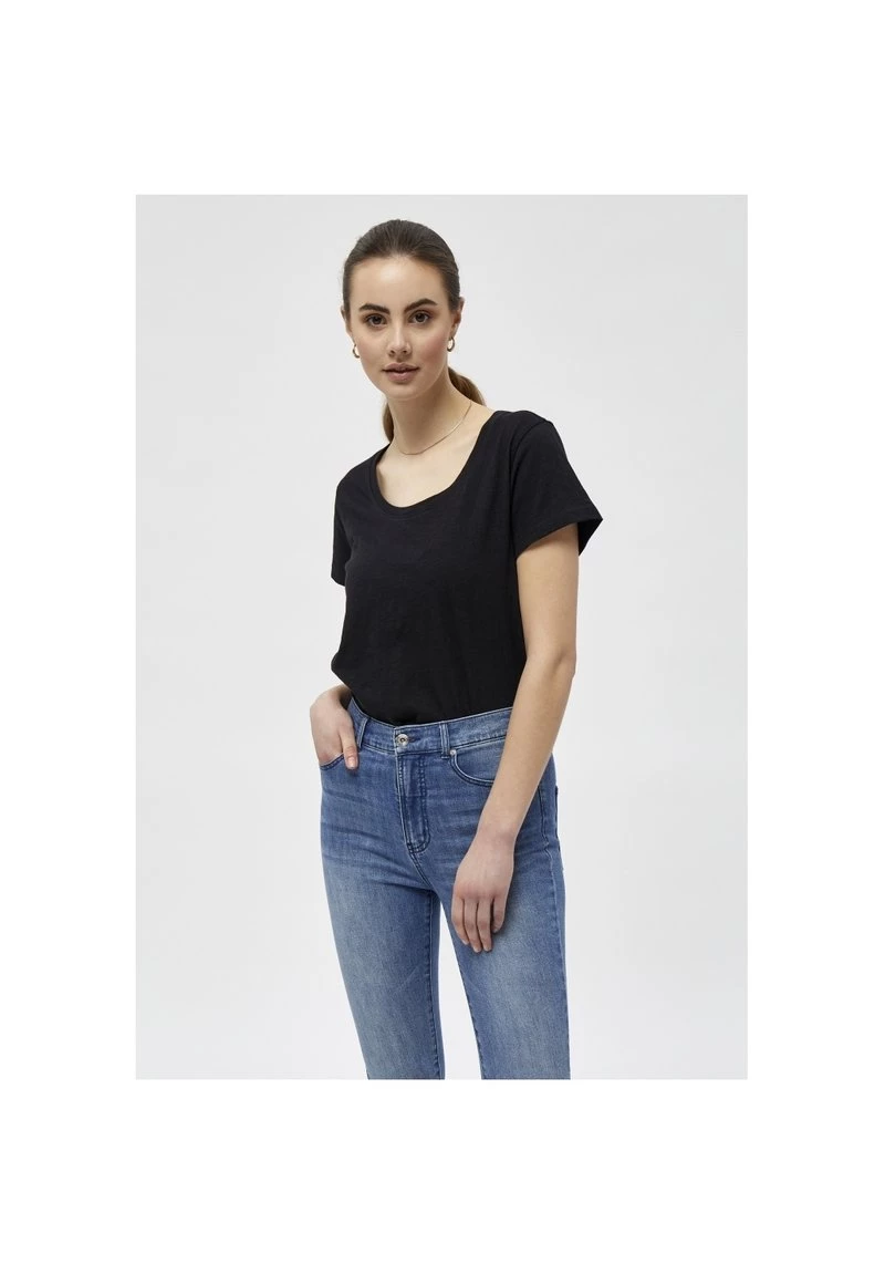 PEPPERCORN MICHELLE TEE T Shirt Basique Black Femme 1 PEPPERCORN MICHELLE TEE T Shirt Basique Black Femme