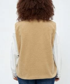PEPPERCORN CARMEN CURVE Veste Sans Manches Warm Sand Femme -Promos PEPPERCORN Magasin d074a047a4e948e58af98ed77c126175