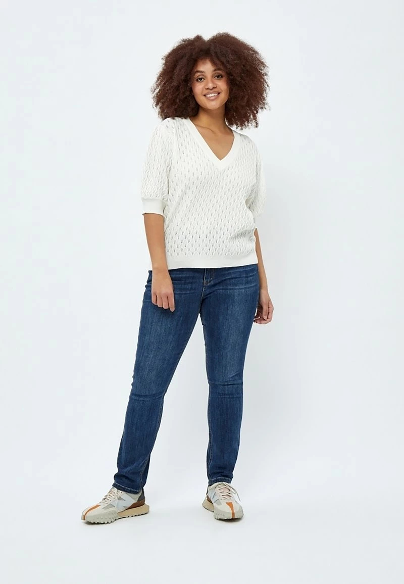 PEPPERCORN ROSALIA PUFF SLEEVE CURVE T Shirt Imprimé Cloud Dancer Femme 2 PEPPERCORN ROSALIA PUFF SLEEVE CURVE T Shirt Imprimé Cloud Dancer Femme – Image 2