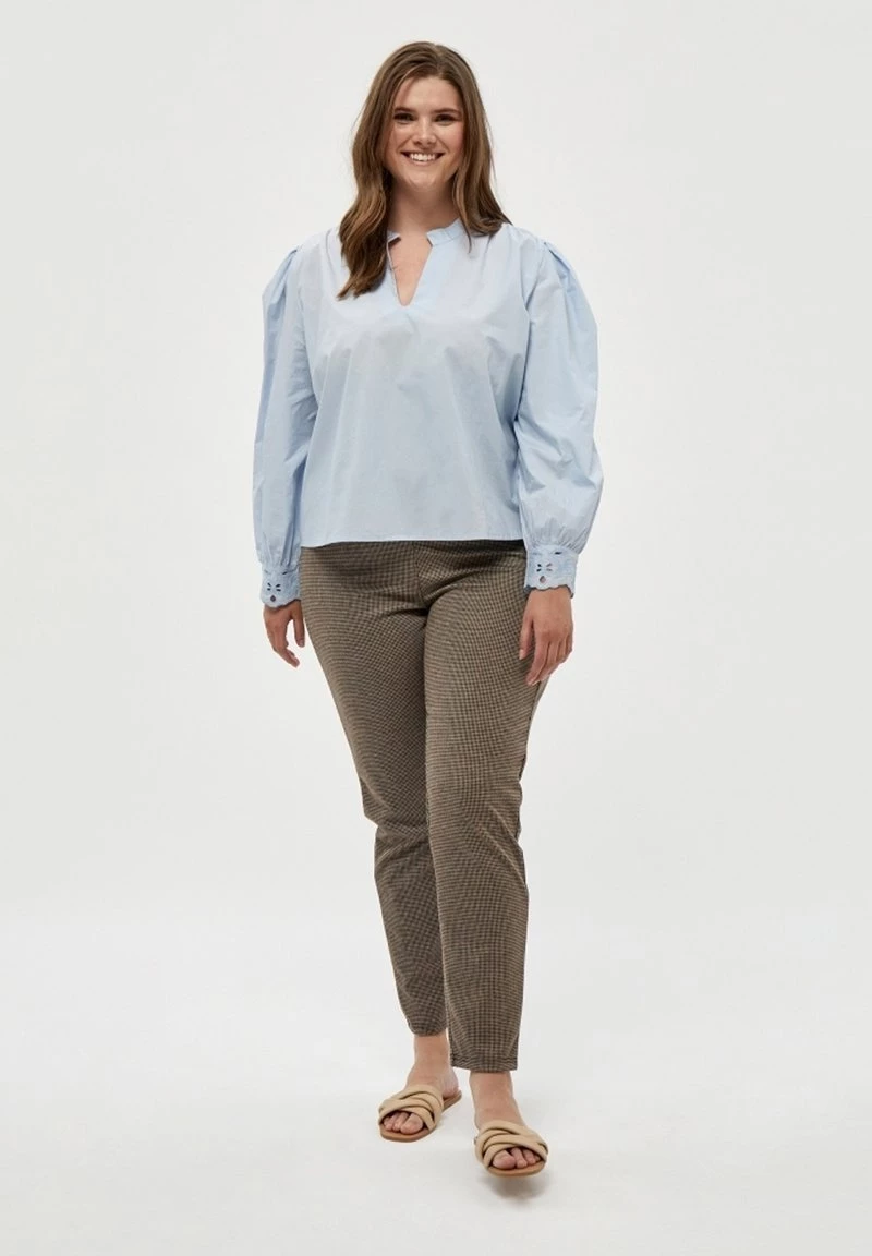 PEPPERCORN JULIANNA Blouse Skyway Blue Femme 2 PEPPERCORN JULIANNA Blouse Skyway Blue Femme – Image 2