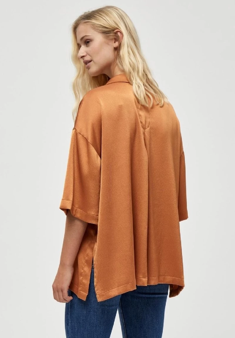 PEPPERCORN Femme ELOTTA Chemisier Ermine Brown 3 PEPPERCORN Femme ELOTTA Chemisier Ermine Brown – Image 3