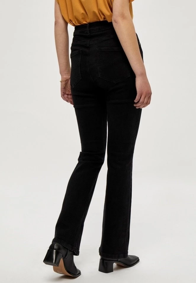 PEPPERCORN Femme LINDA Jean Flare Black 3 PEPPERCORN Femme LINDA Jean Flare Black – Image 3