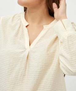 PEPPERCORN Femme CLARA Blouse Seedpearl Cream 7 PEPPERCORN Femme CLARA Blouse Seedpearl Cream -Promos PEPPERCORN Magasin ef65b15b677d459eb9bf44cea0fca28e