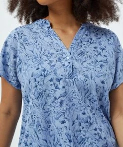 PEPPERCORN Femme CURVE Blouse Skyway Blue Print -Promos PEPPERCORN Magasin f037424a13bb4cff96cf863b79d456f5