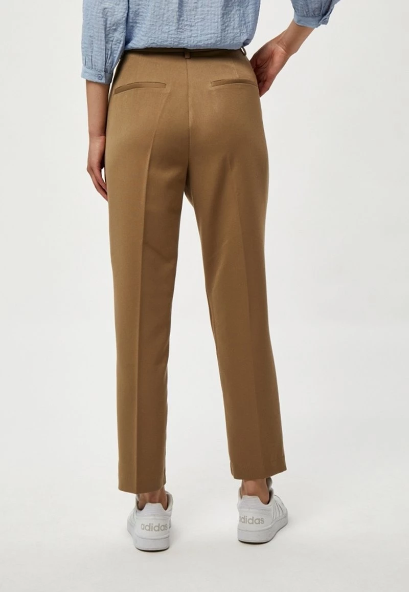 PEPPERCORN Femme CAM Pantalon Classique Tannin 2 PEPPERCORN Femme CAM Pantalon Classique Tannin – Image 2