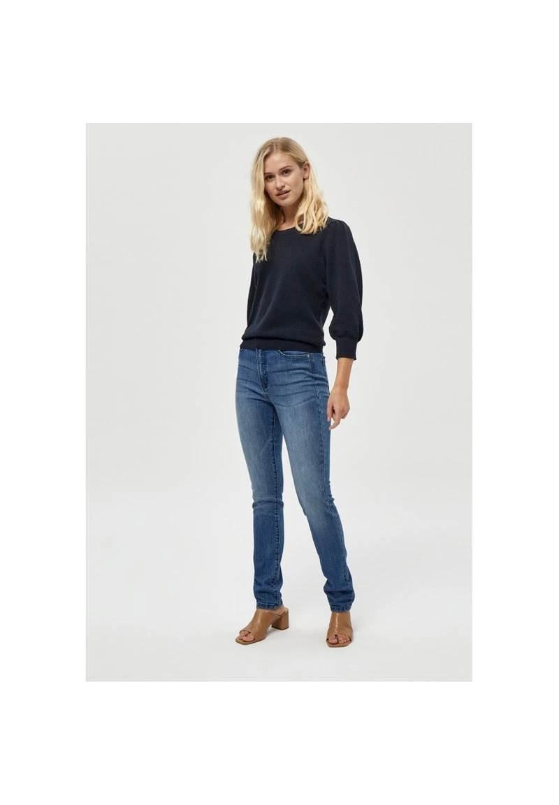 PEPPERCORN TANA 3/4 SLEEVE Pullover Navy Femme 2 PEPPERCORN TANA 3/4 SLEEVE Pullover Navy Femme – Image 2