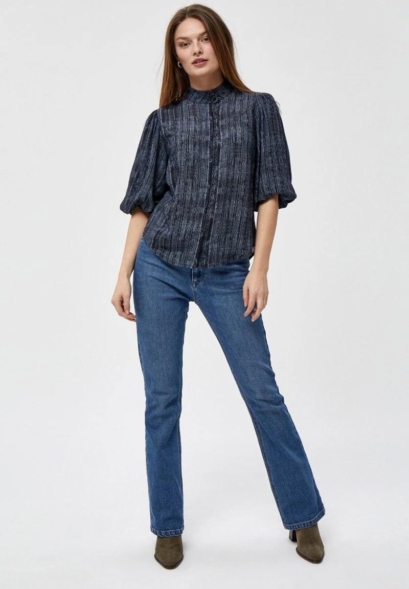 PEPPERCORN Femme ADEA Blouse Black Pr 2 PEPPERCORN Femme ADEA Blouse Black Pr – Image 2